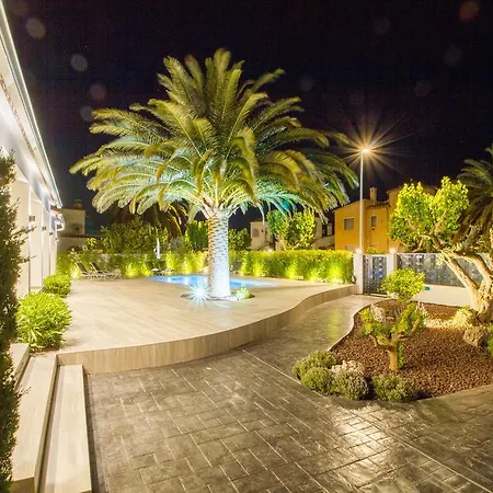 Leon Inmo Palmera - 10337 Villa Empuriabrava