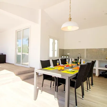Villa Leon Inmo Palmera - 10337 Empuriabrava